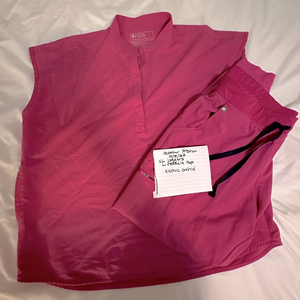 FIGS scrubs L/XL